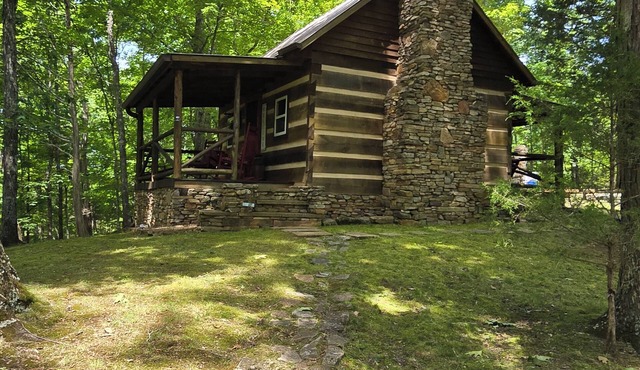 "Cabin for Two" Smoky Mtn Tourist Area, Fire Pit/Pool