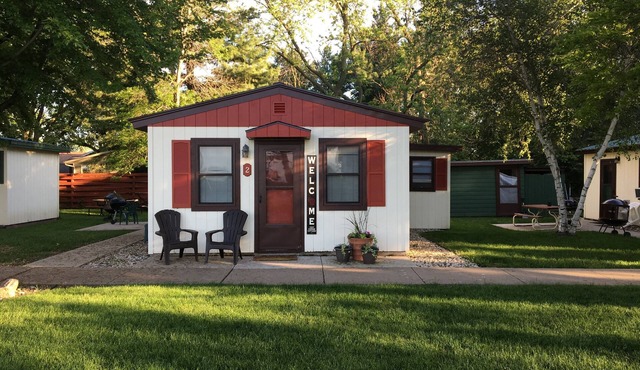 Cabin get away, fishing, kayaking, biking, vacationing, reunions, pet friendly