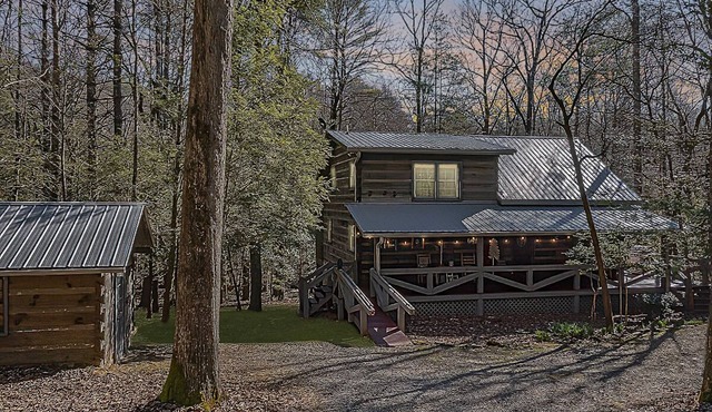 Cabin+Hot Tub+Creek+Natl Forest+Fire Pit+Pool Table