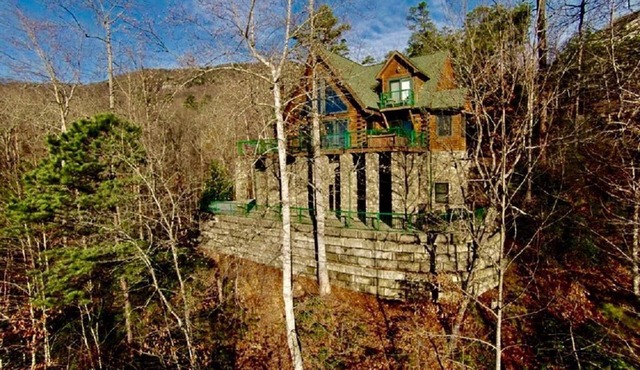 Cabin, hot tub, High Speed Internet, fire pit, resort, hiking, boating,spa,golf