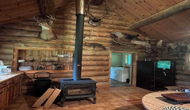 Cabin in Alma with fireplace