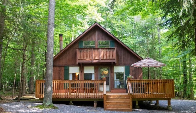 Cabin in Big Bass Lake w/ Wi-Fi, Fireplace and Firepit