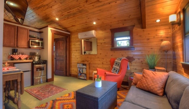 ♥ Cabin in City with Parking Space ♥