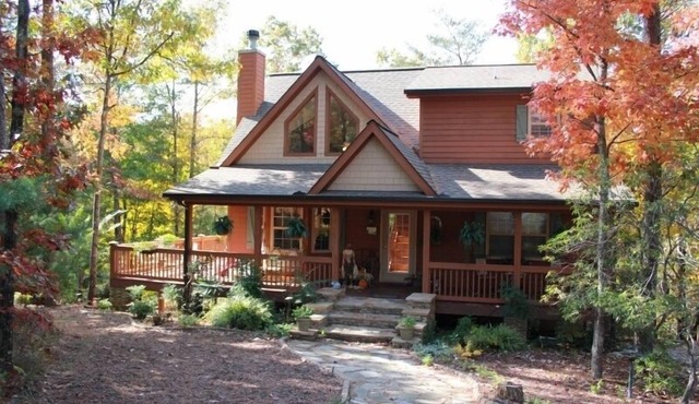 Cabin in Helen, GA Mountain Cottage on the 7th Fairway Innsbruck Golf Community