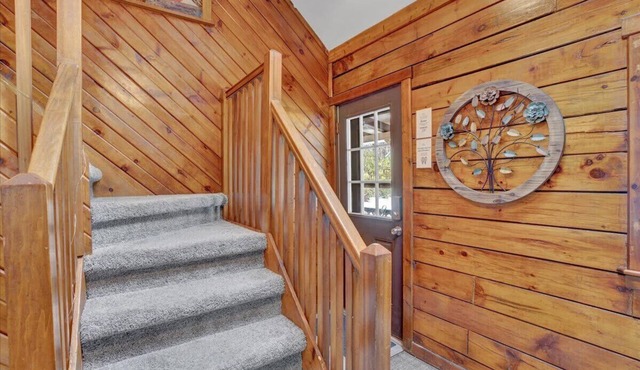Cabin in Long Pond! Gameroom, Pool Table!