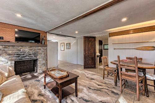 Cabin in Nature at Cliffwood Colony