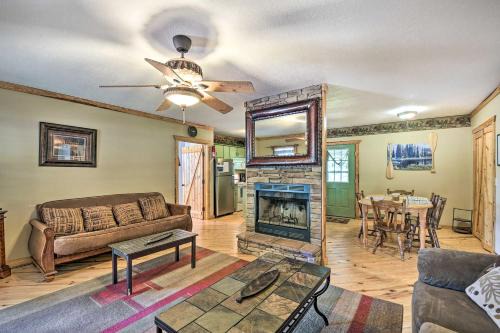 Cabin in Resort - 1/2 Mi to Guntersville Lake!