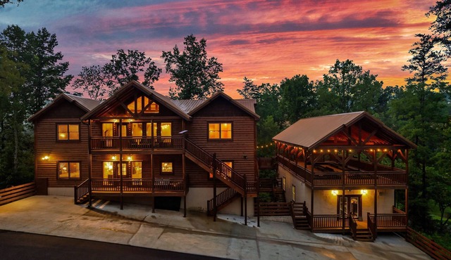 Cabin in Sevierville Sleeps 28 Pool Hot Tub