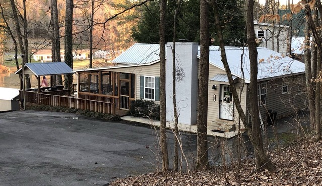 Cabin in the Cove - Boathouse - Dog Friendly