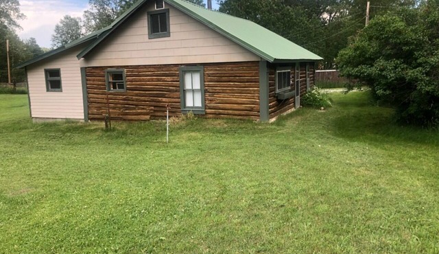Cabin in the foothills of the Beartooth Mountain Range