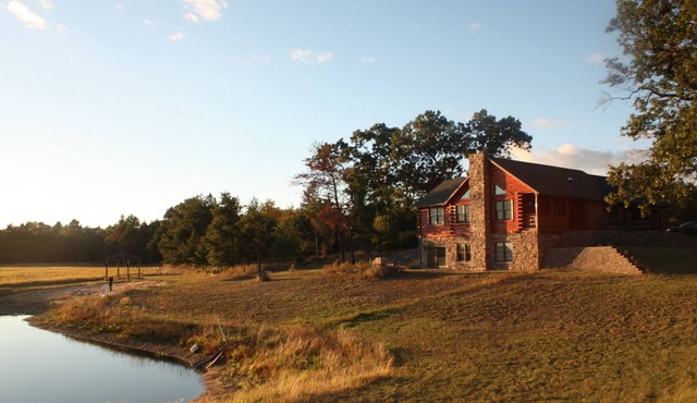 Cabin In The Middle Of 72 Acres ~ Private Swim Pond ~ Memorial Day to Labor Day