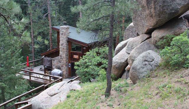 Cabin in the Pike - Your Mountain Vacation Retreat