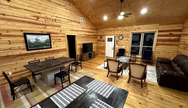 Cabin in the Rural Forest!