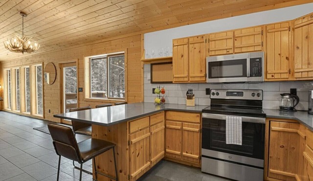 Cabin in the Trees*Hot tub*Private