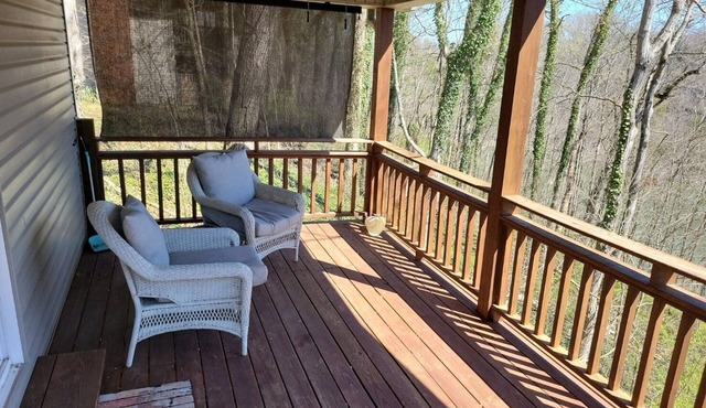 Cabin in the Treetops - Somerset, KY