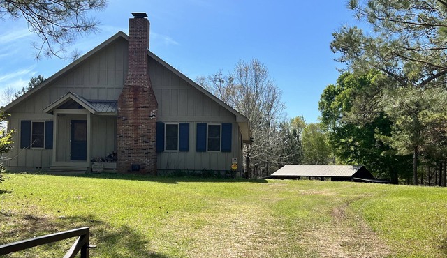 Cabin in the woods 20 min from downtown Tuscaloosa