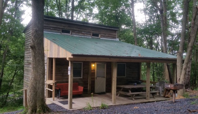 Cabin in the woods near Raystown Lake and Allegrippas Trail!