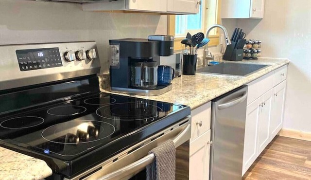 Cabin in The Woods, Near Fishing, 2 Bed 1 Bath