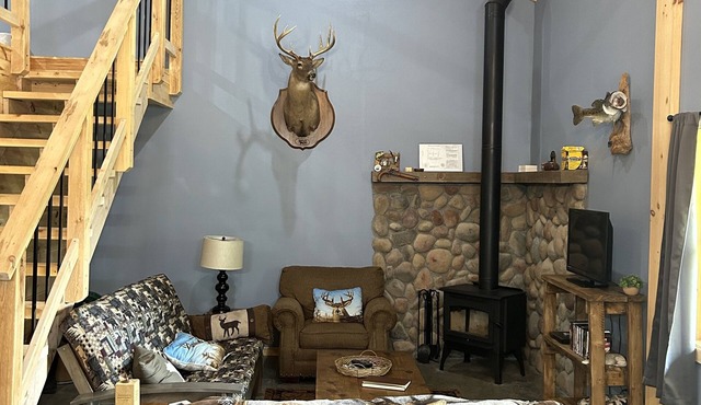 Cabin in the Woods Near Bennett Springs and Pomme de Terre