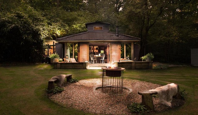 Cabin in the woods with hot tub perfect for two