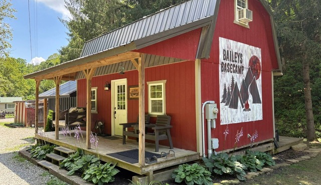 Cabin in Wayne National Forest with ride in/out access to Baileys Trail System
