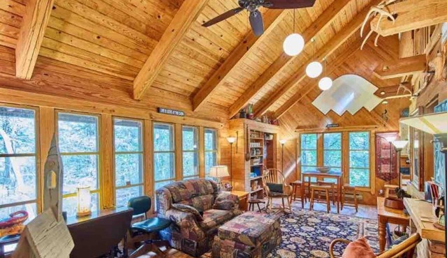 CABIN in Woods, Pet Friendly, Accessible