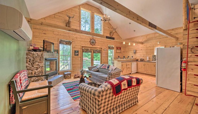 Cabin-Inspired Home Less Than 12 Mi to Sugarloaf Mtn!