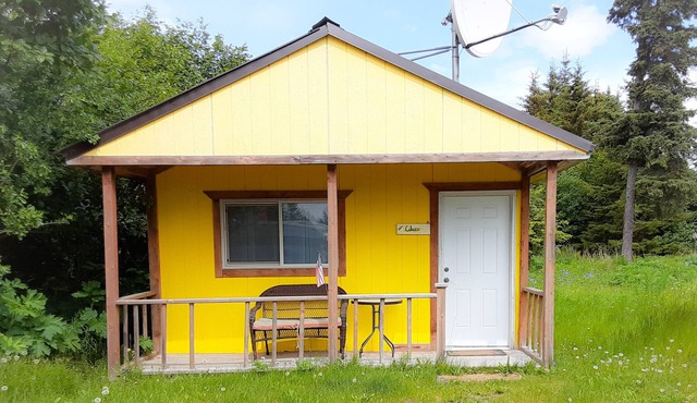 Cabin Labuzz: Cozy dry cabin minutes from the beach