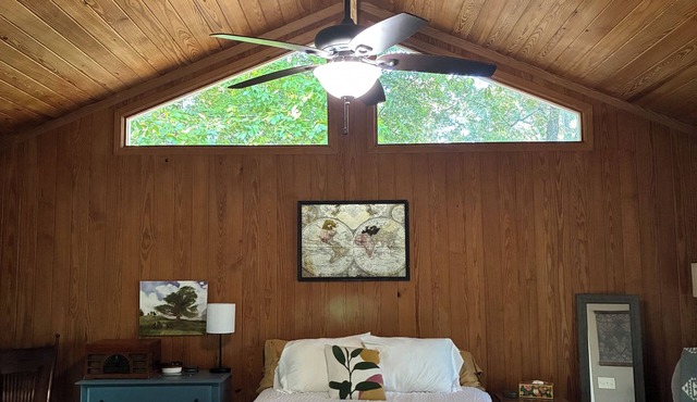 Cabin-like 1 bedroom 10 minutes from downtown Covington