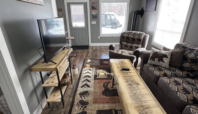 Cabin located on private homestead, with fun activities and beautiful views