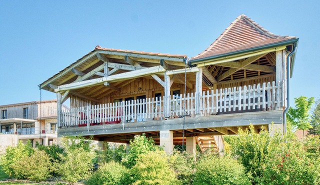 Cabin 'Muscadelle' with Shared Pool, Wi-Fi and Air Conditioning