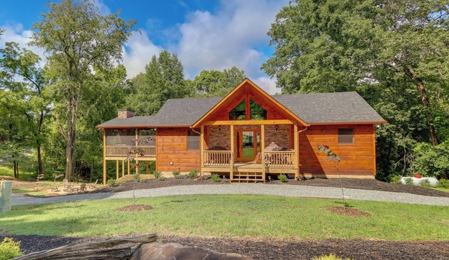 Cabin Near Blue Ridge w/Fire Pit & Large Deck
