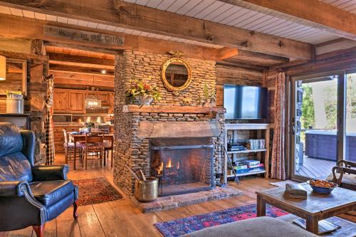 Cabin Near Boone w/Hot Tub & Mountain Views