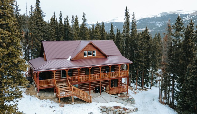 Cabin near Breckenridge perfect for families w/Large deck and amazing views!