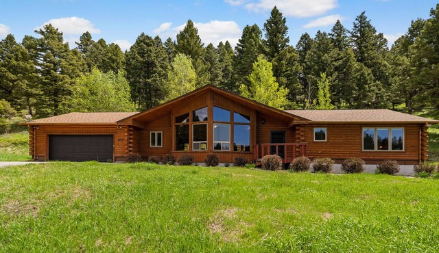 Cabin near Bridger Bowl with Hot Tub!