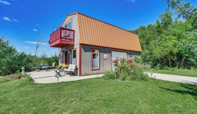 Cabin Near Cokato Lake w/Outdoor Oasis & Views!