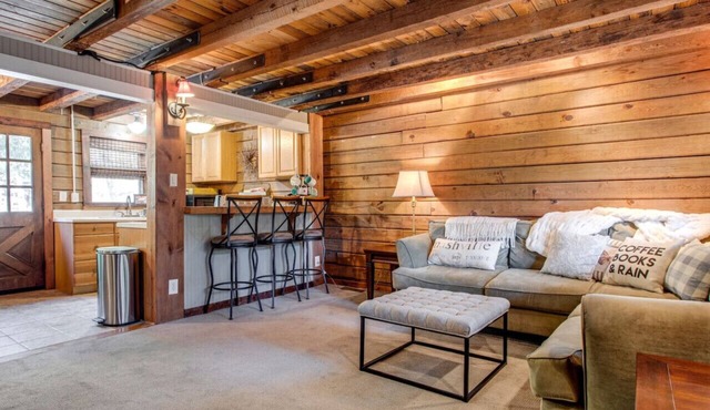 Cabin Near Franklin w/Fire Pit & Picnic Area