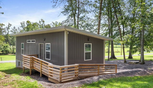 Cabin Near Nashville - Sleeps 9!