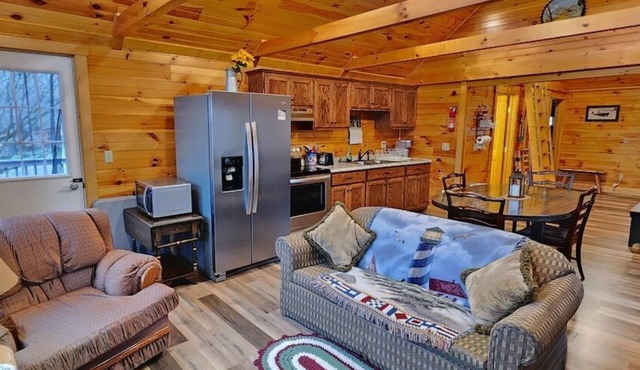 Cabin Near PA Canyon Family-Friendly sleep 12