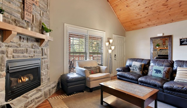 Cabin Near Silver Dollar City On-Site Golf Course Dog Friendly Free Tickets