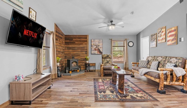 Cabin Oasis - Nestled in the Woods, Seclusion!