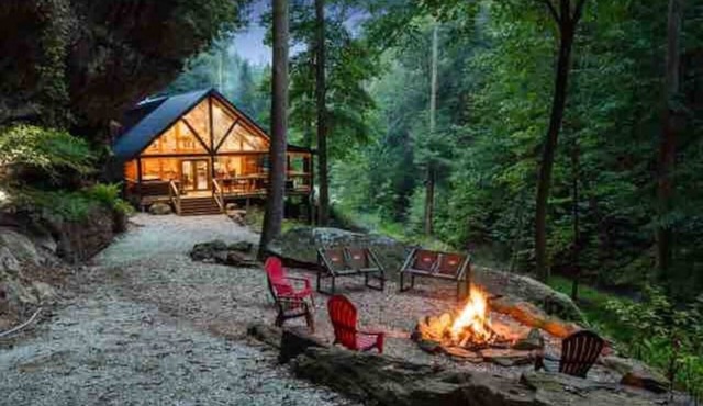 Cabin of Freedom Falls |Private Waterfall, Hot Tub | Secluded & Luxury Log Cabin Retreat