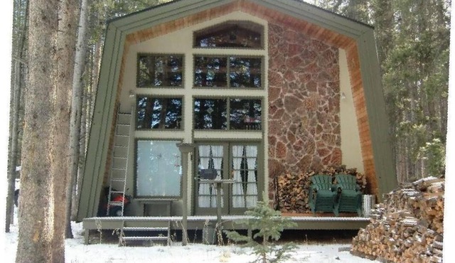 Cabin on 1 Acre - 5 Minutes to Lifts!