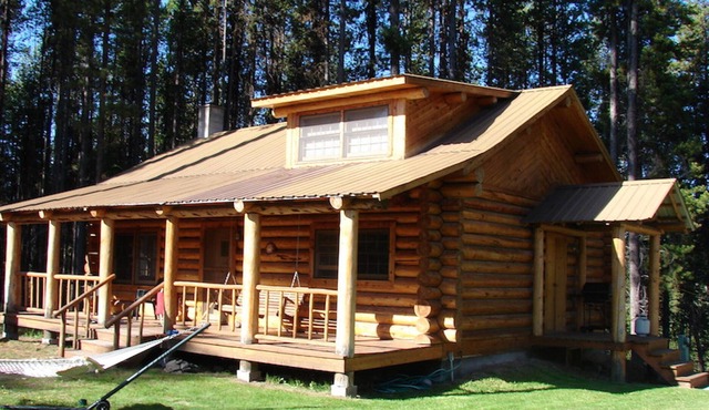 Cabin on 1 fenced acre, close to National Park