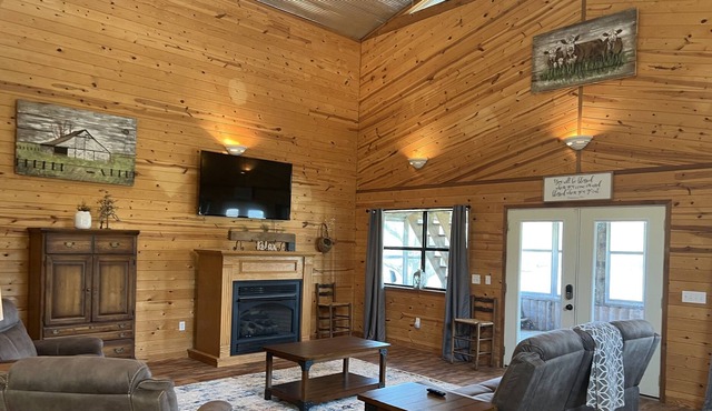 Cabin On 700 Acre Ranch, inquire about hunting