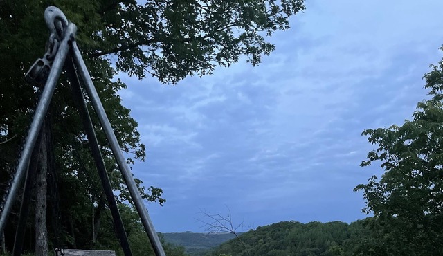 Cabin on a cliff, with amazing view, and private hiking trails!