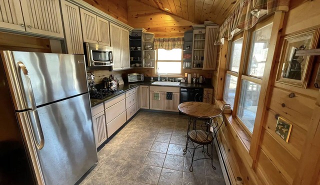 Cabin on a Mountain Sanctuary W/Pond