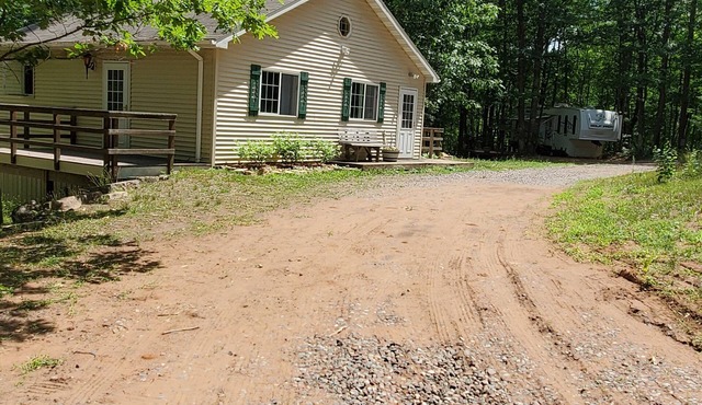 Cabin on a small lake, remote feeling, close to Duluth, ATV Snowmobile hiking