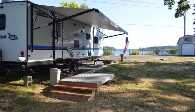 Cabin on Blake Lake with Private Lake Access and Dock - RV Hook Ups Included