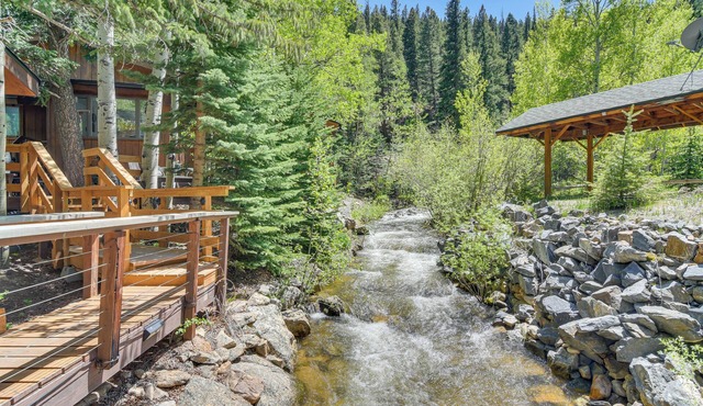 Cabin on Clear Creek: A Hobbits Retreat!